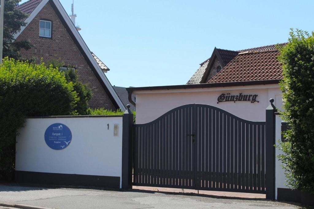 Kampstraße 1, *